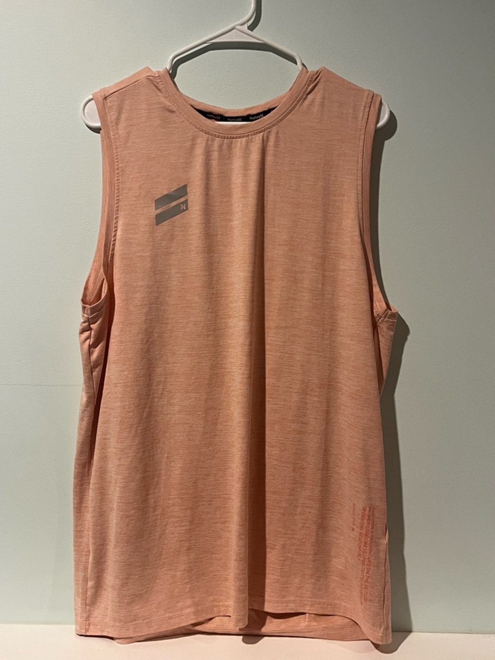 Hurley Men’s Peach Muscle Tee Subtle Logo Poly Spandex Summer Lightweight, Sz L